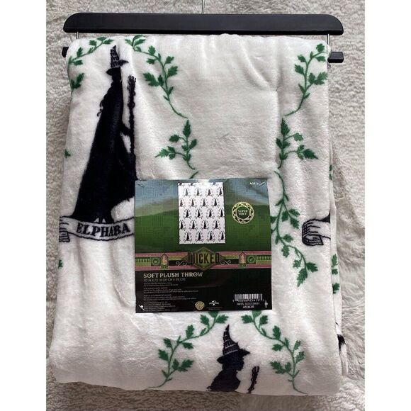 Wicked Elphaba Soft Plush Throw Blanket 50 X 70” Wizard of Oz White Ht Broom NEW - Picture 9 of 12